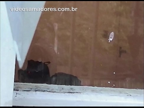 ❤️ Azgın adam kız arkadaşını başka bir adamla izliyor, çifti rahatsız etmeden sikiş videosu çekiyor Porno bizde ❤